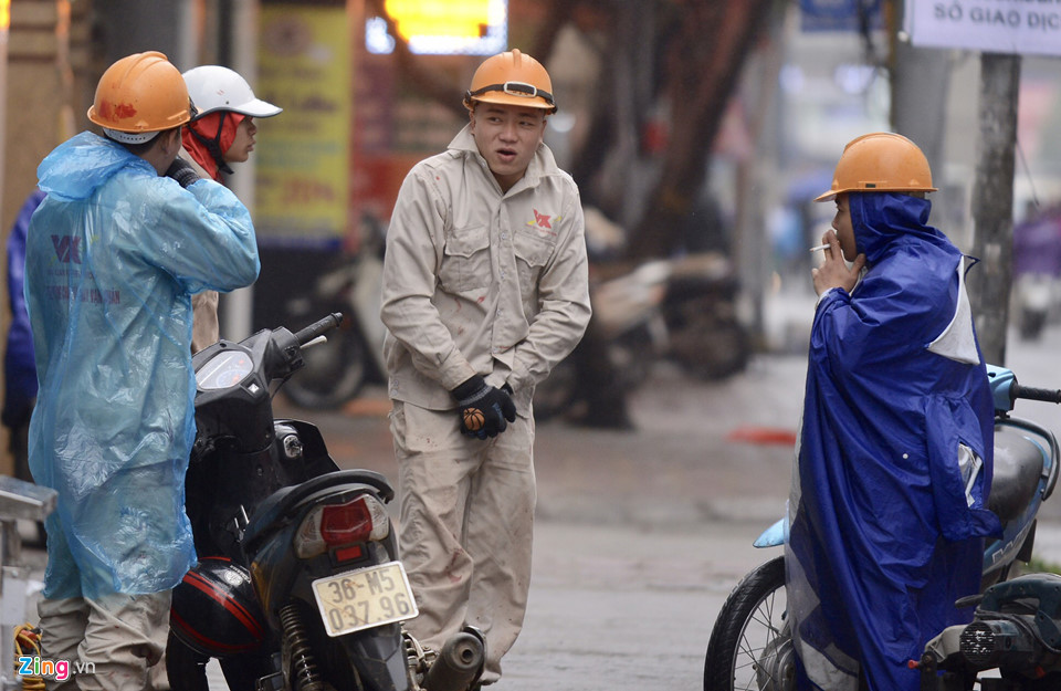 Hà Nội trong buổi sáng đầu tiên của đợt rét kỷ lục 10 năm