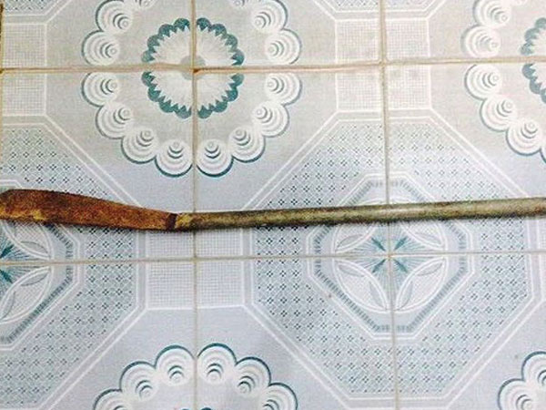 Cầm dao dài 1 m xông vào trụ sở la hét, tìm chủ tịch phường nói chuyện