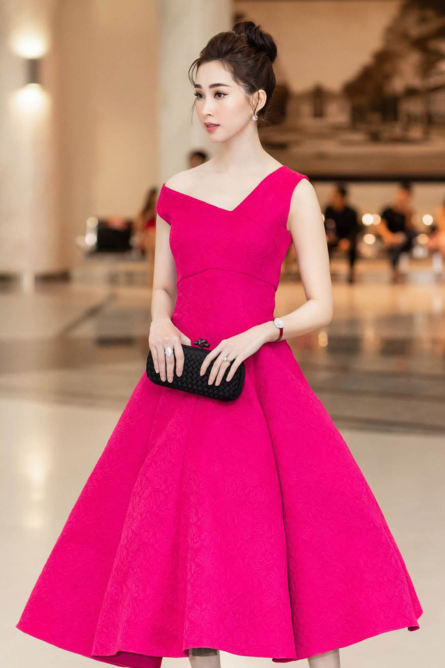 Diện đầm hồng chóe, mẹ 1 con Thu Thảo đẹp ngang ngửa nàng Hậu 18 tuổi Tiểu Vy: Đỉnh cao nhan sắc chính là đây!