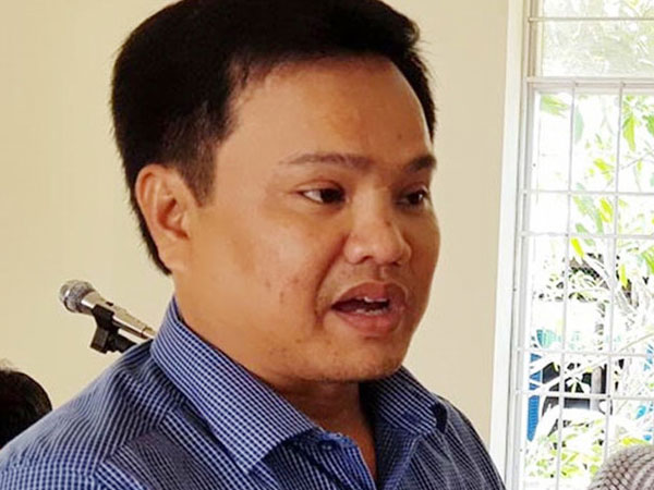 Cảnh sát vào bệnh viện áp giải nguyên phó chủ tịch xã đi thi hành án