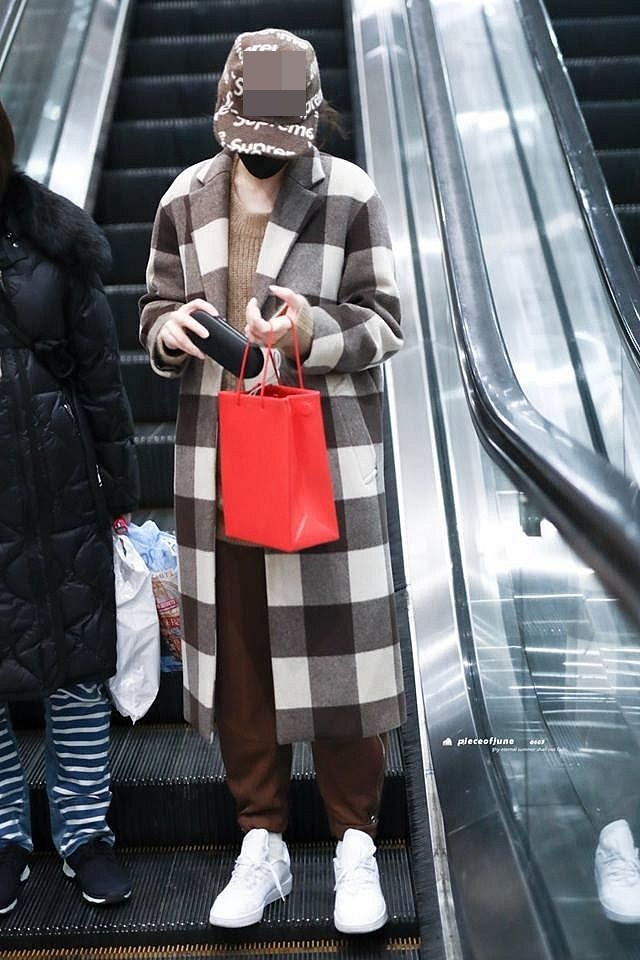 Giữa tâm bão Dương Mịch ly hôn, phản ứng của Địch Lệ Nhiệt Ba càng khiến dân mạng tin rằng cả hai đã cạch mặt