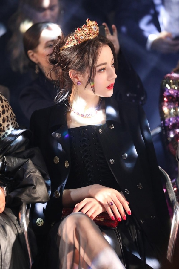 Giữa tâm bão Dương Mịch ly hôn, phản ứng của Địch Lệ Nhiệt Ba càng khiến dân mạng tin rằng cả hai đã cạch mặt