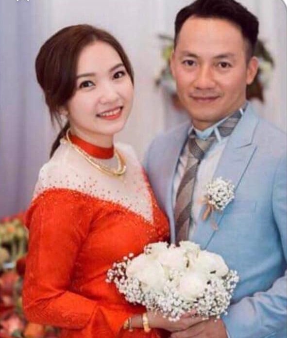 Lãng mạn như Đinh Tiến Đạt: In cả ảnh vợ sắp cưới lên hóa đơn cafe để khẳng định chủ quyền