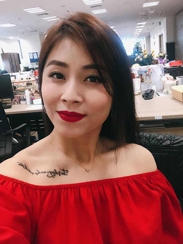 Được khuyên xóa hình xăm ở ngực đi sẽ đẹp hơn, MC Hoàng Linh đã phản pháo nhẹ nhàng mà cực gắt