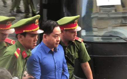 Vũ nhôm: Từ đại gia bí ẩn thích làm từ thiện đến bộ mặt thật trước vành móng ngựa