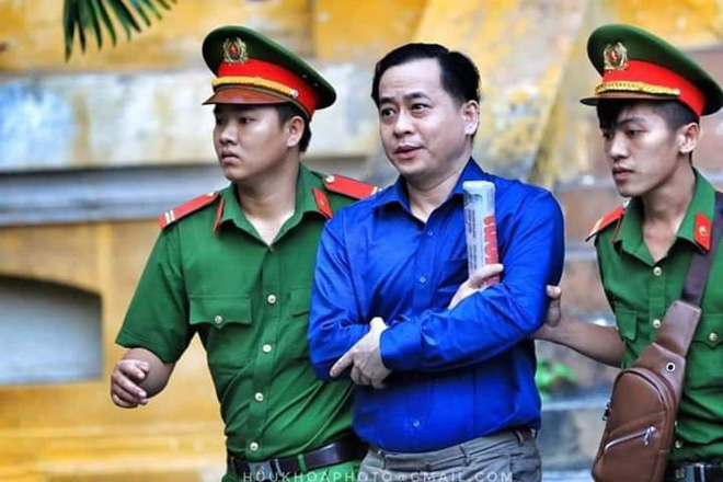 Vũ nhôm: Từ đại gia bí ẩn thích làm từ thiện đến bộ mặt thật trước vành móng ngựa