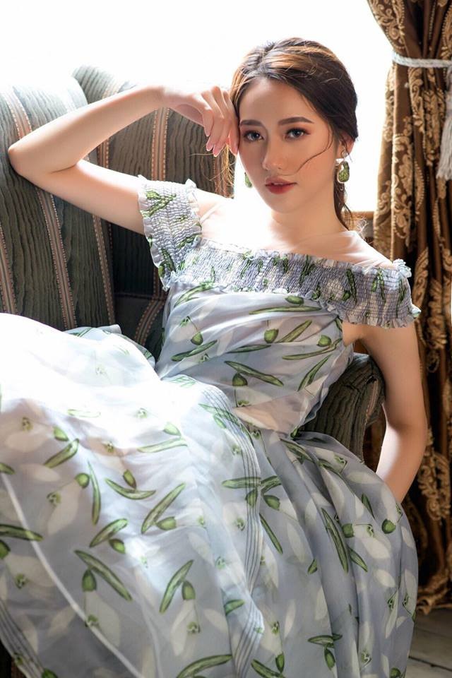 Bạn gái cao 1m74, đẹp đúng chuẩn hoa hậu của cầu thủ Đinh Thanh Bình