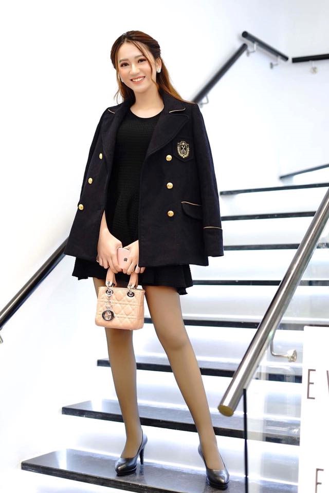 Bạn gái cao 1m74, đẹp đúng chuẩn hoa hậu của cầu thủ Đinh Thanh Bình