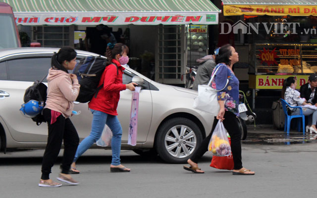 Ảnh: Vội vã tìm chiếc vé cuối ngày về quê nghỉ Tết Dương lịch Ảnh: Vội vã tìm chiếc vé cuối ngày về quê nghỉ Tết Dương lịch