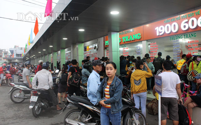 Ảnh: Vội vã tìm chiếc vé cuối ngày về quê nghỉ Tết Dương lịch Ảnh: Vội vã tìm chiếc vé cuối ngày về quê nghỉ Tết Dương lịch