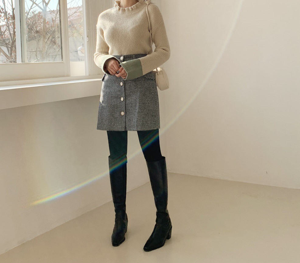 Rét đậm cũng là lúc boots cao cổ lên ngôi, nhưng diện sao cho chân dài miên man thì bạn hãy nhớ 3 tips sau Rét đậm cũng là lúc boots cao cổ lên ngôi, nhưng diện sao cho chân dài miên man thì bạn hãy nhớ 3 tips sau