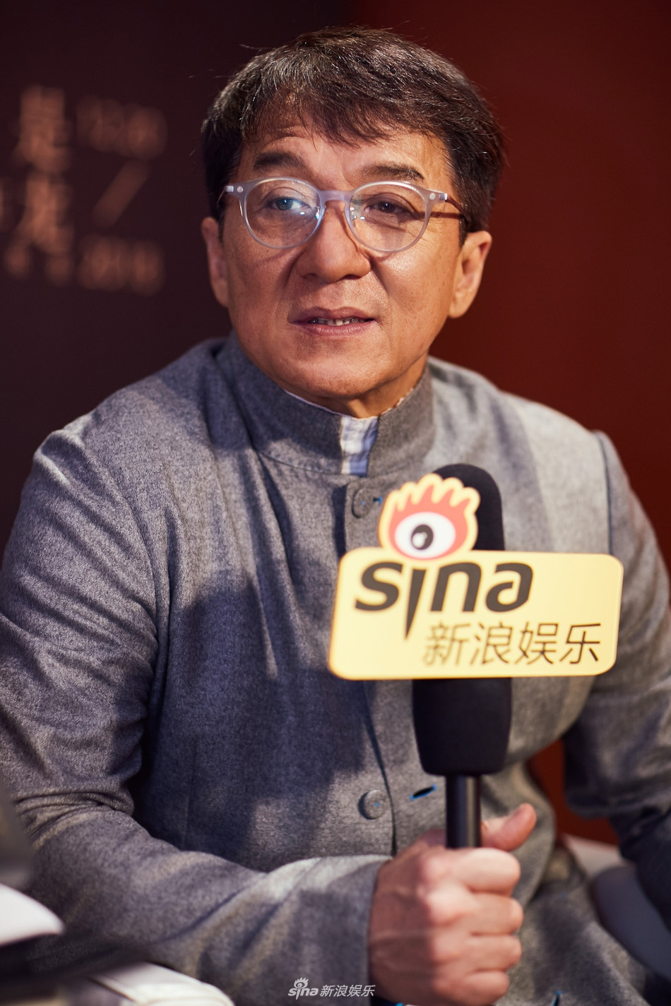 Vì sao Thành Long phơi bày quá khứ trác táng, qua đêm với gái mại dâm?