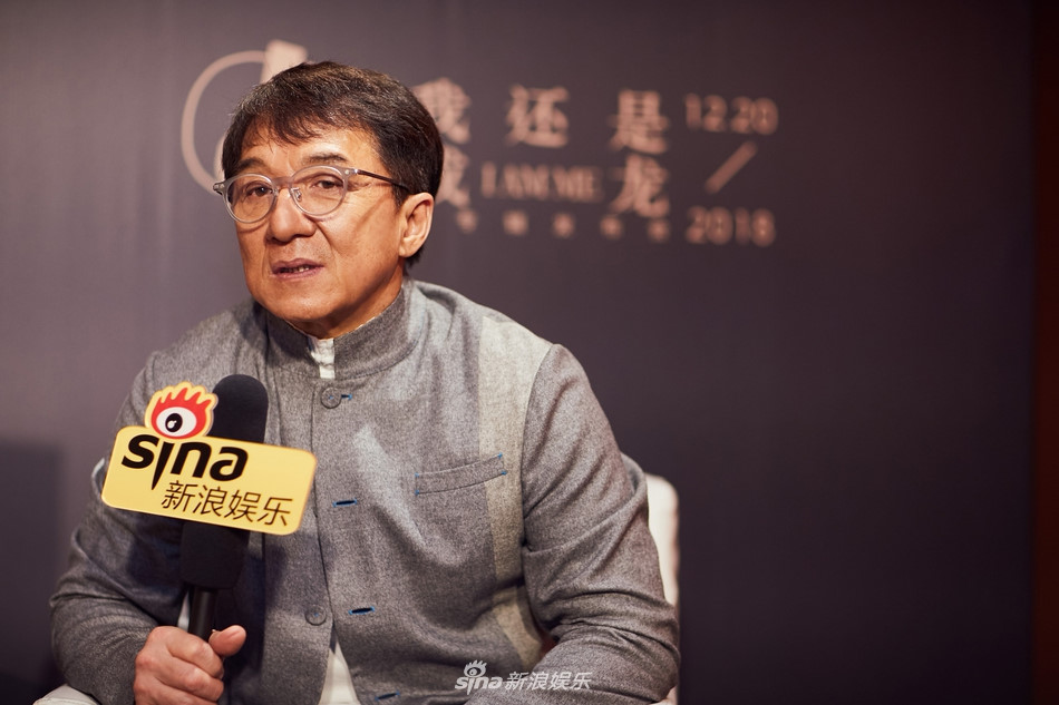 Vì sao Thành Long phơi bày quá khứ trác táng, qua đêm với gái mại dâm?