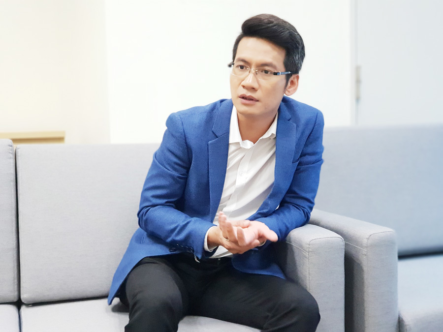 BTV Tuấn Dương thời sự 19h chia sẻ về vợ và 2 con gái