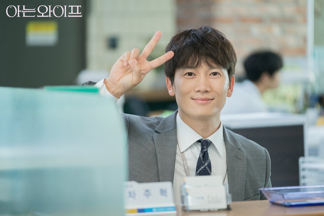 Màn ảnh Hàn 2018 chấn động bởi sự trở lại rầm rộ của loạt nam thần không tuổi này