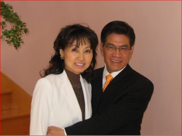 Chân dung người vợ vừa gặp 1 ngày đã hỏi cưới của MC Nguyễn Ngọc Ngạn