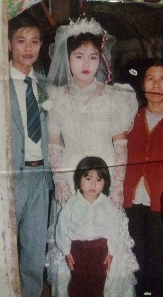 Bức ảnh thời trẻ của mẹ cô gái khiến dân mạng trầm trồ: Các hot girl bây giờ cũng phải chào thua