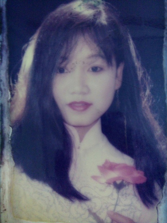 Bức ảnh thời trẻ của mẹ cô gái khiến dân mạng trầm trồ: Các hot girl bây giờ cũng phải chào thua