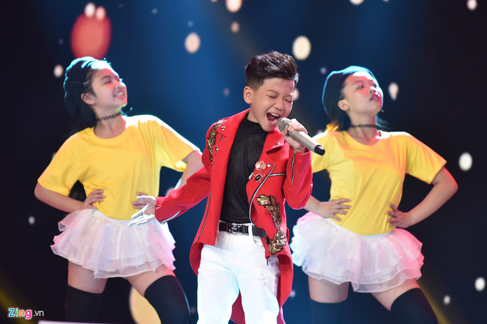 Cô bé dân ca Hà Quỳnh Như trở thành quán quân Giọng hát Việt nhí 2018