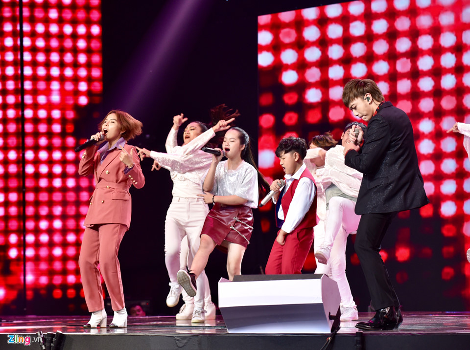 Cô bé dân ca Hà Quỳnh Như trở thành quán quân Giọng hát Việt nhí 2018