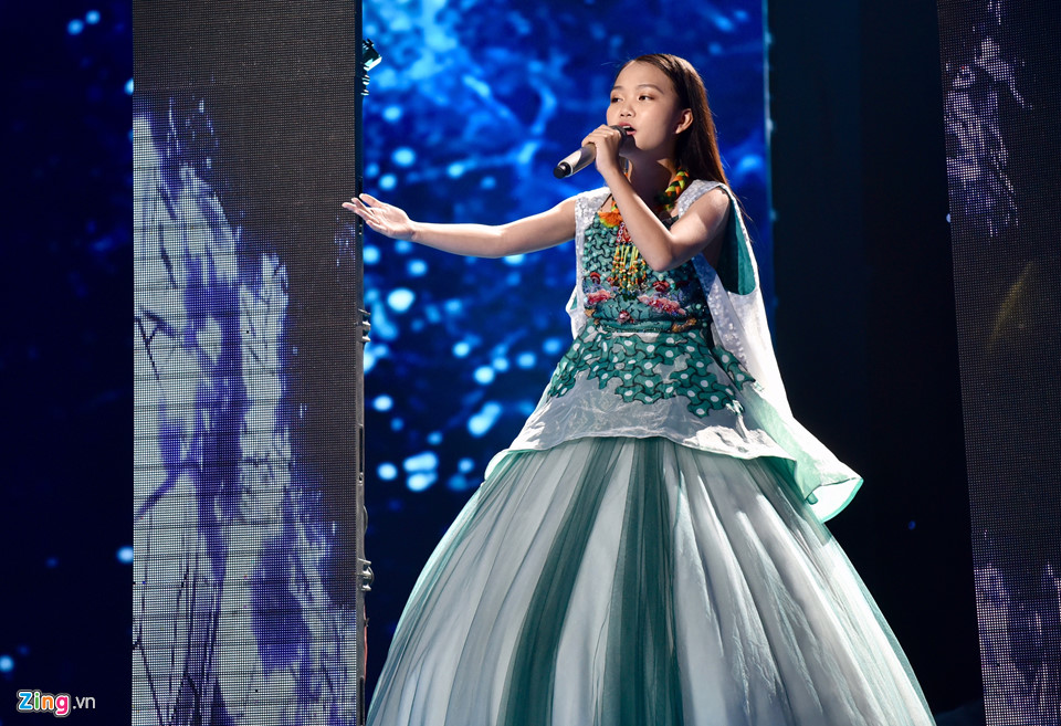 Cô bé dân ca Hà Quỳnh Như trở thành quán quân Giọng hát Việt nhí 2018