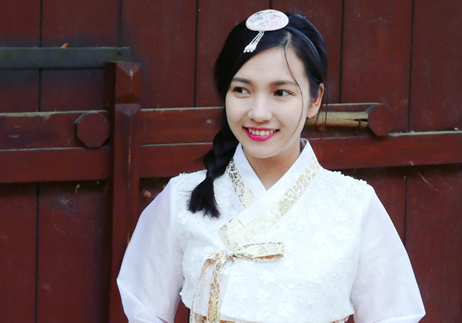 Bạn gái 9X của Đinh Tiến Đạt khoe giấy nhập học trước ngày cưới