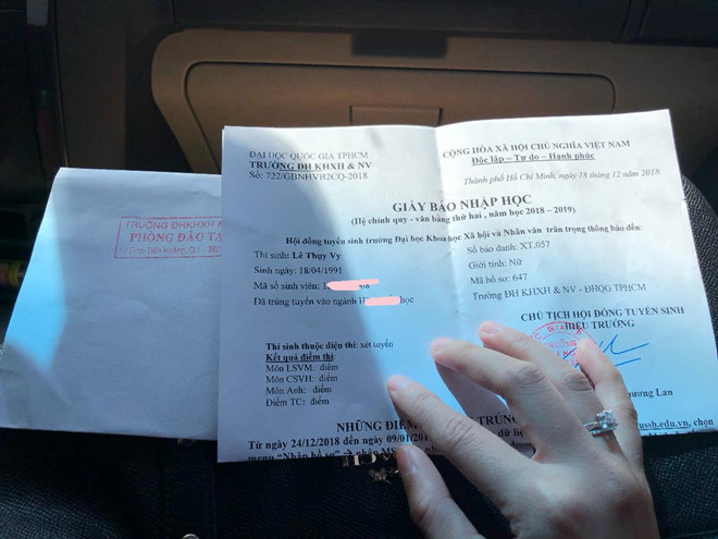 Bạn gái 9X của Đinh Tiến Đạt khoe giấy nhập học trước ngày cưới