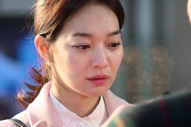 Muốn về ngoại dịp Tết Dương lịch, vợ trẻ nhận cái tát cháy mặt từ người chồng gia trưởng