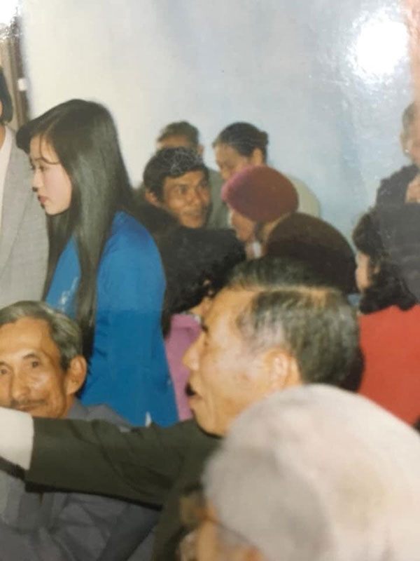 Bức ảnh thời trẻ của mẹ cô gái khiến dân mạng trầm trồ: Các hot girl bây giờ cũng phải chào thua