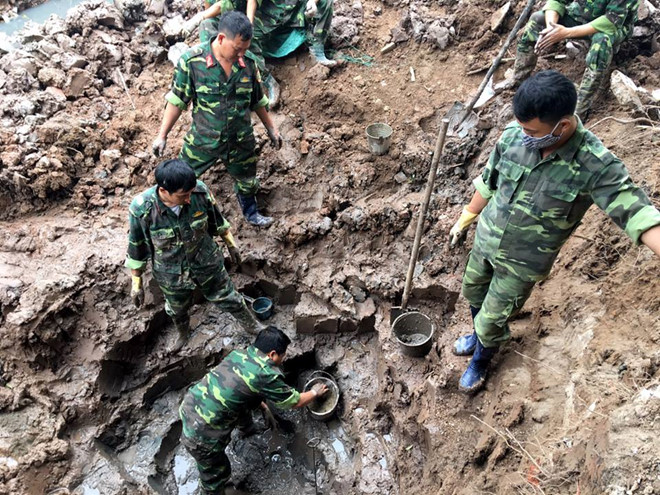 Hơn 500 quả bom bi tại khu dân cư