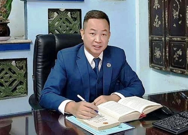 Lái xe Range Rover vượt đèn đỏ, đâm nữ sinh nguy kịch rồi bỏ chạy chỉ bị phạt vài triệu đồng?