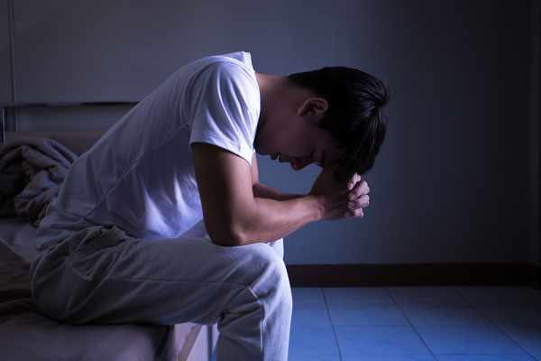 Ngủ dậy sau đêm tân hôn, tôi sốc đến nỗi ngã xuống đất sau khi nhìn sang cô vợ đang nằm cạnh mình