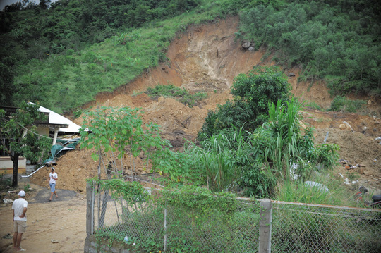 Vụ sạt lở 3 người chết cùng một nhà: Lạc giọng giữa đêm khuya không tiếng đáp lại