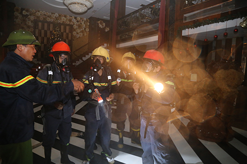 Cháy karaoke 9 tầng lớn nhất Quảng Trị, nhiều người tháo chạy