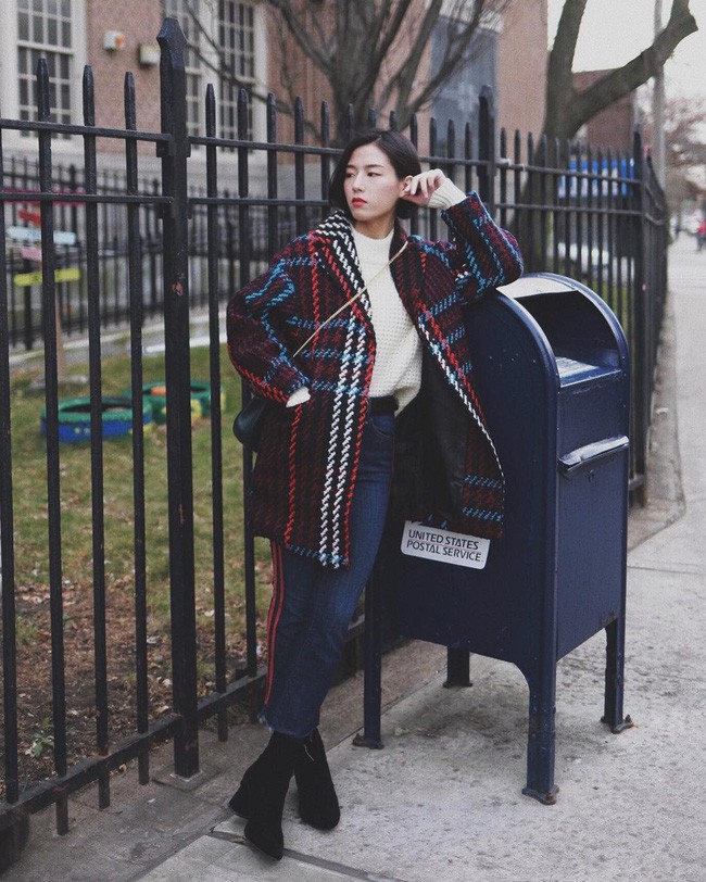 Bằng những items sẵn trong tủ, bạn có thể lên đồ chơi Tết Dương lịch tuyệt đẹp và chuẩn mốt với 12 công thức sau