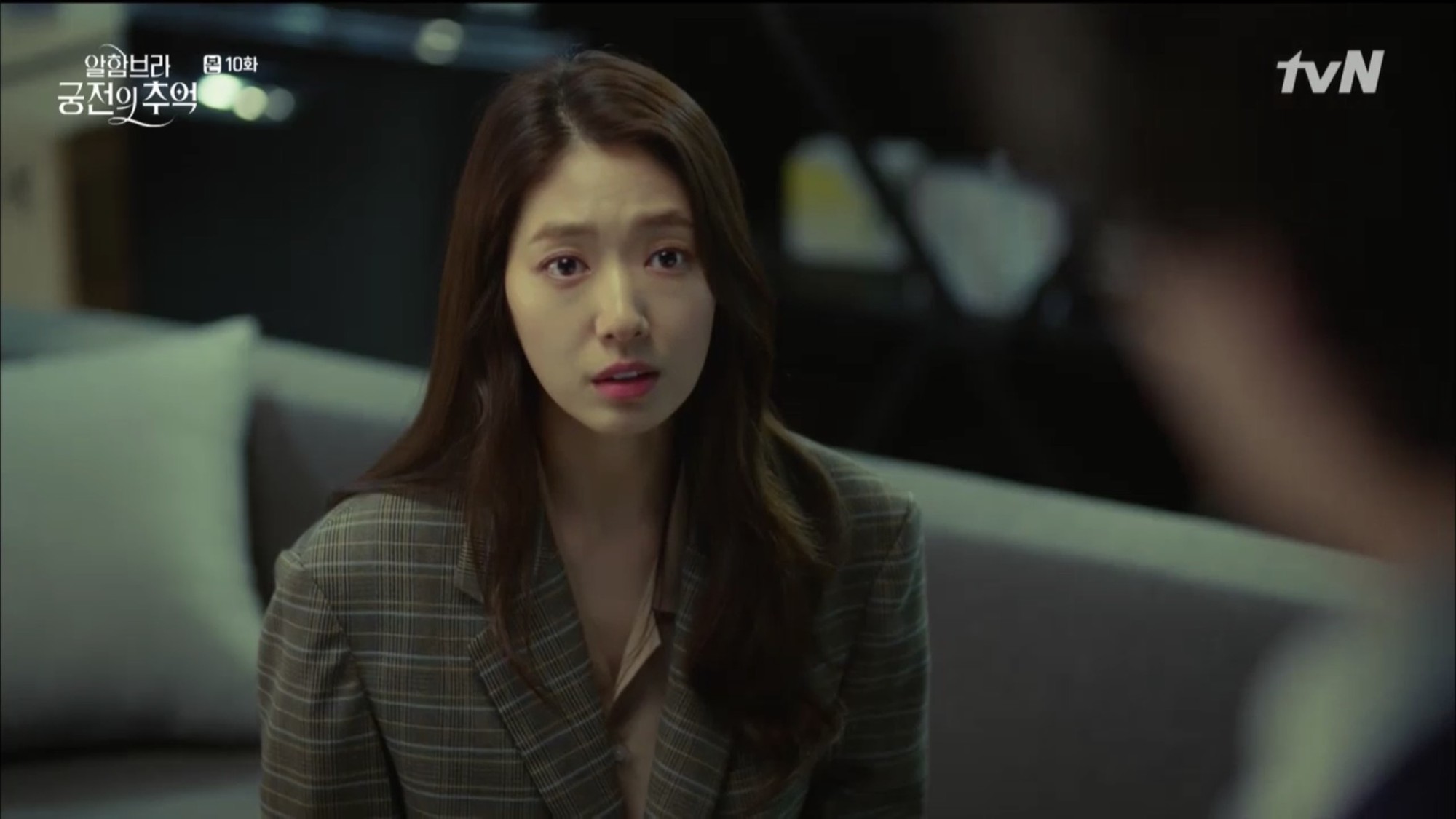 Khán giả bị nhử đến mệt lừ bằng những cú lừa thượng hạng trong Hồi Ức Alhambra