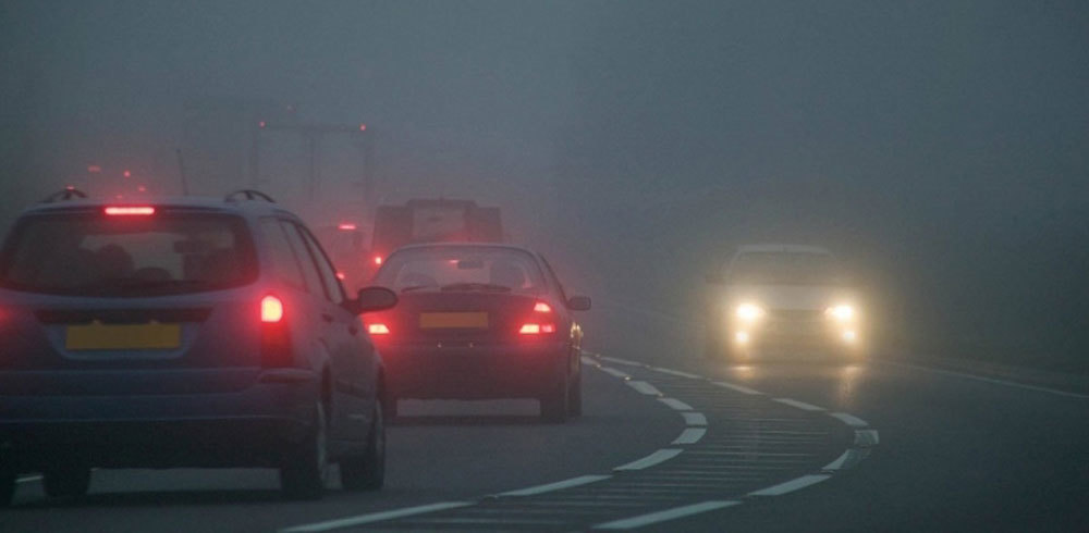 Những điều phải nhớ khi lái xe ô tô ngày giá rét, sương mù