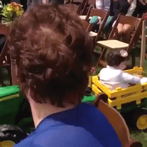 Cười sái cả hàm với 10 màn phá bĩnh đám cưới của những thiên thần phù dâu, phù rể nhí