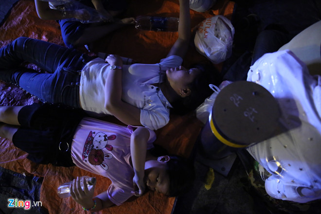 Bầu trời Sài Gòn rực sáng pháo hoa chào năm 2019