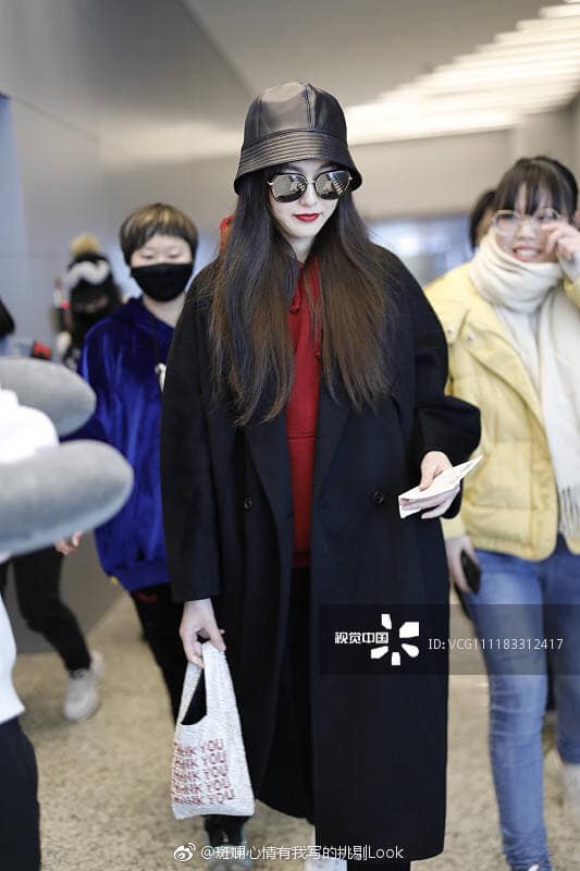 Đường Yên lộ bụng bầu lớn bất ngờ, dáng đi nặng nề chỉ sau 2 tháng kết hôn với La Tấn?