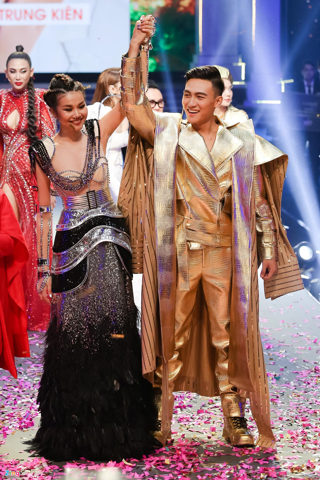 Bị chê vì nói lố sóng, Nam Trung đáp: Câu giờ vì tôn trọng khán giả