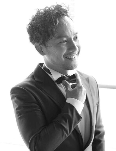 Đinh Tiến Đạt khoe ảnh cưới bên cô dâu 9x