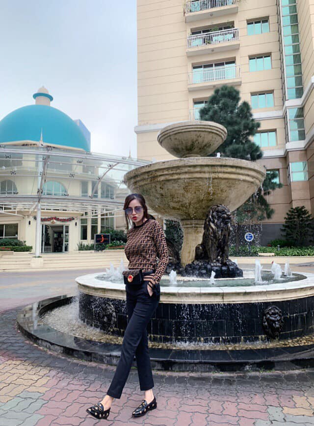 Street style sao Việt cuối năm: Hà Hồ không đi tất dù trời lạnh, Kỳ Duyên và Minh Triệu cùng diện đồ màu nóng