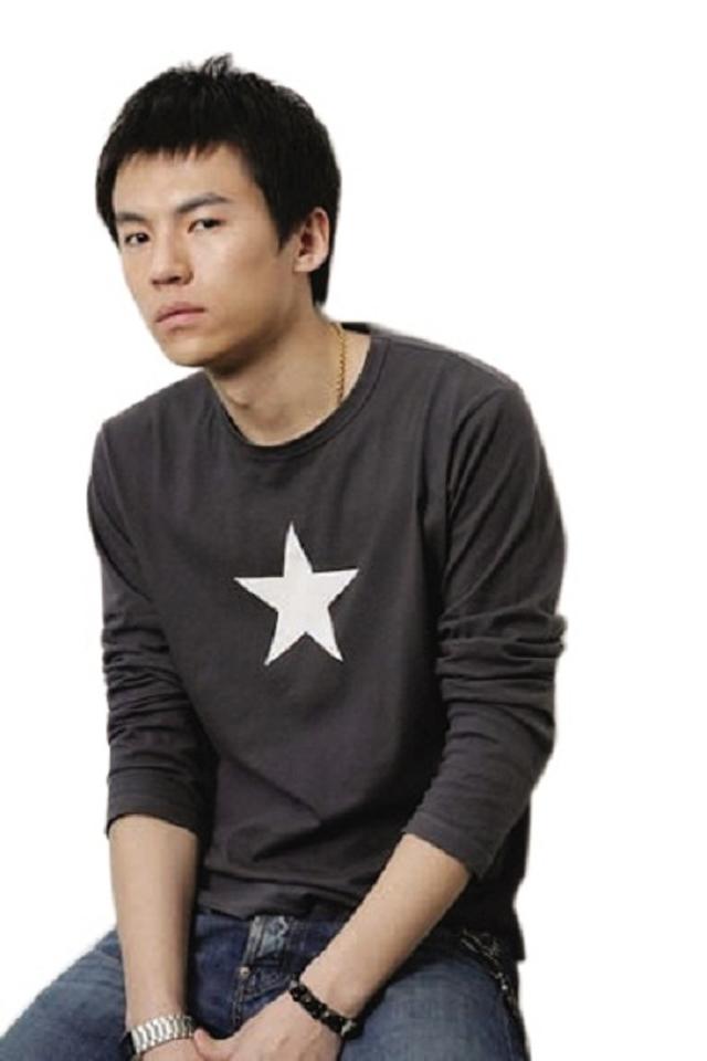 Thiếu gia ngông cuồng bậc nhất Bắc Kinh: Vừa xấu vừa thấp nhưng bạn gái toàn sao hạng A