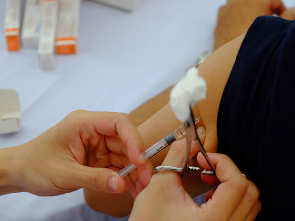 Thống kê sau khi 2 trẻ chết vì tiêm vắc-xin ComBE Five: 6/12 tỉnh ghi nhận có trẻ sốt cao kéo dài