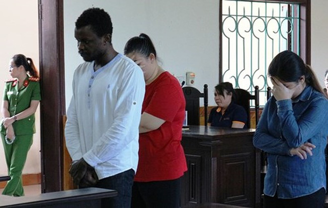 7 phụ nữ bị trai lạ ngoại quốc lừa qua Facebook hơn 5 tỉ đồng