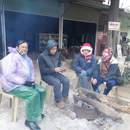 Cận cảnh: Người vùng cao Sơn La co ro trong giá rét khủng khiếp