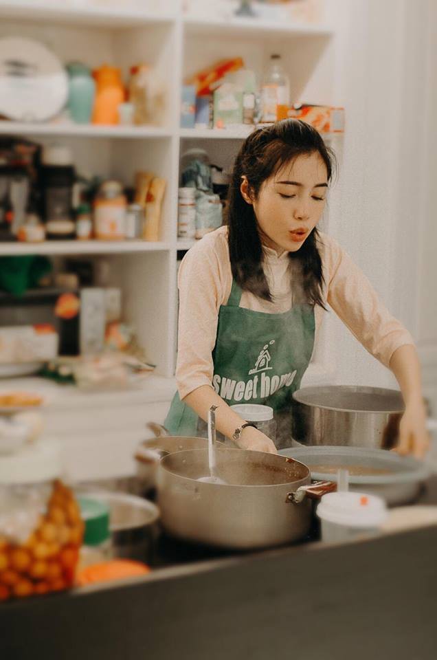 Không phải khi khoe thân, đây mới là khoảnh khắc Elly Trần khiến nhiều người ngưỡng mộ