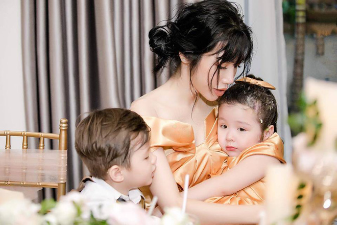 Không phải khi khoe thân, đây mới là khoảnh khắc Elly Trần khiến nhiều người ngưỡng mộ