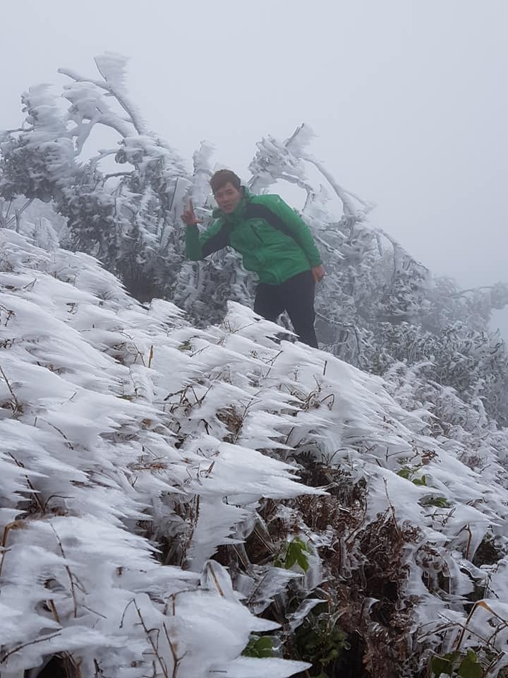 Núi Mẫu Sơn xuống âm 0,6 độ C, tiếp tục có băng giá diện rộng